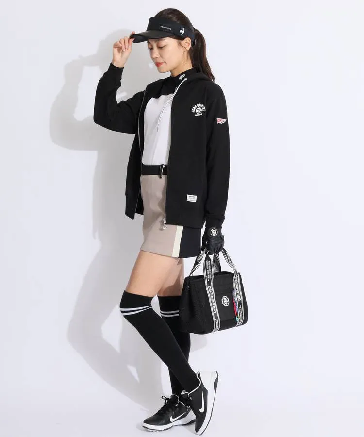 ホーンガーメントの長袖フード付パーカーを使ったスタイリング